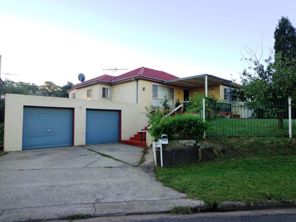 19 Baudin Crescent, FAIRFIELD WEST NSW 2165, Fairfield West - Image 1