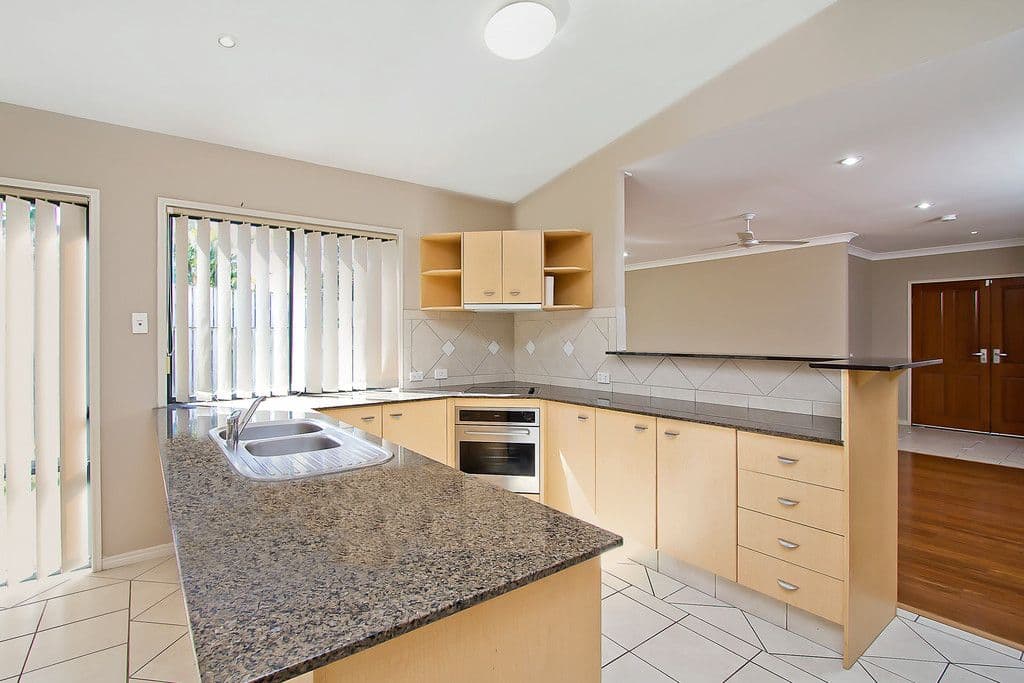 33 Nardoo Street, ROBINA QLD 4226, Robina - Thumbnail 2