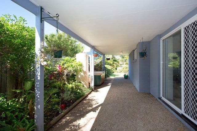 16 Capstan Court, BANKSIA BEACH QLD 4507, Banksia Beach - Thumbnail 3