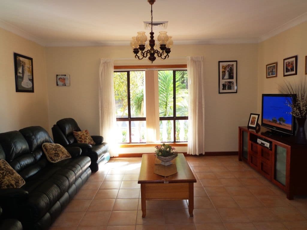 9 Warragamba Crescent, BOSSLEY PARK NSW 2176, Bossley Park - Thumbnail 4