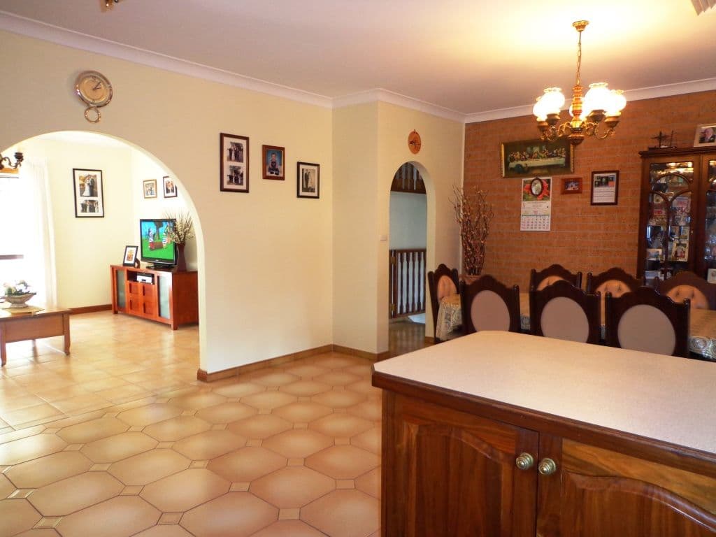 9 Warragamba Crescent, BOSSLEY PARK NSW 2176, Bossley Park - Thumbnail 3