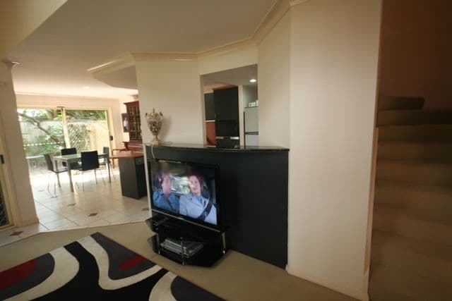 27 Heeb Street, BUNDALL QLD 4217, Bundall - Thumbnail 6