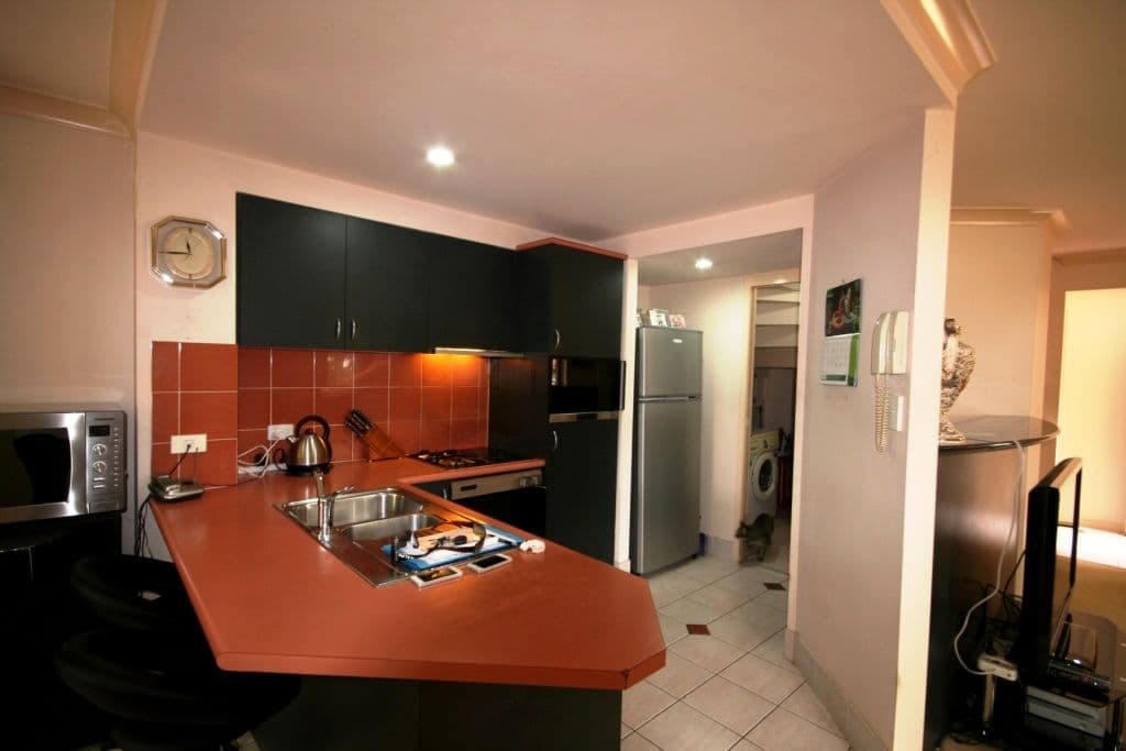 27 Heeb Street, BUNDALL QLD 4217, Bundall - Thumbnail 7