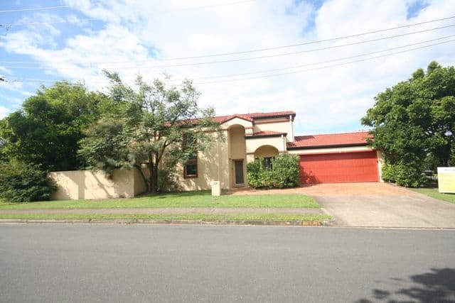 27 Heeb Street, BUNDALL QLD 4217, Bundall - Thumbnail 2