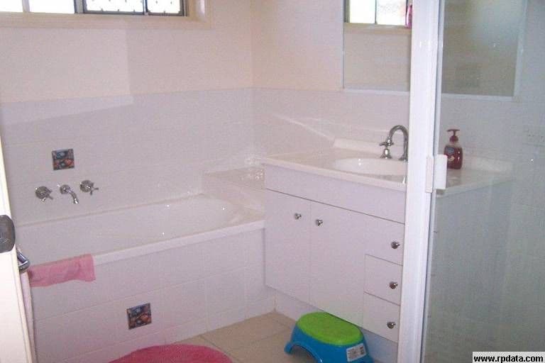 1 - 98 Bideford Street, TORQUAY QLD 4655, Torquay - Thumbnail 3