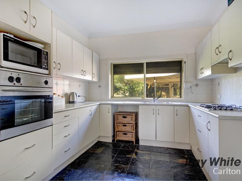 27 Lobb Crescent, BEVERLEY PARK NSW 2217, Beverley Park - Thumbnail 3