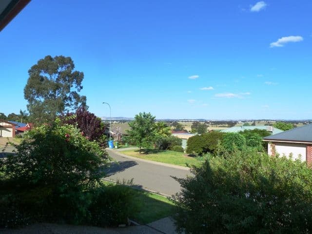 1 Minchin Place, KOORINGAL NSW 2650, Kooringal - Thumbnail 2