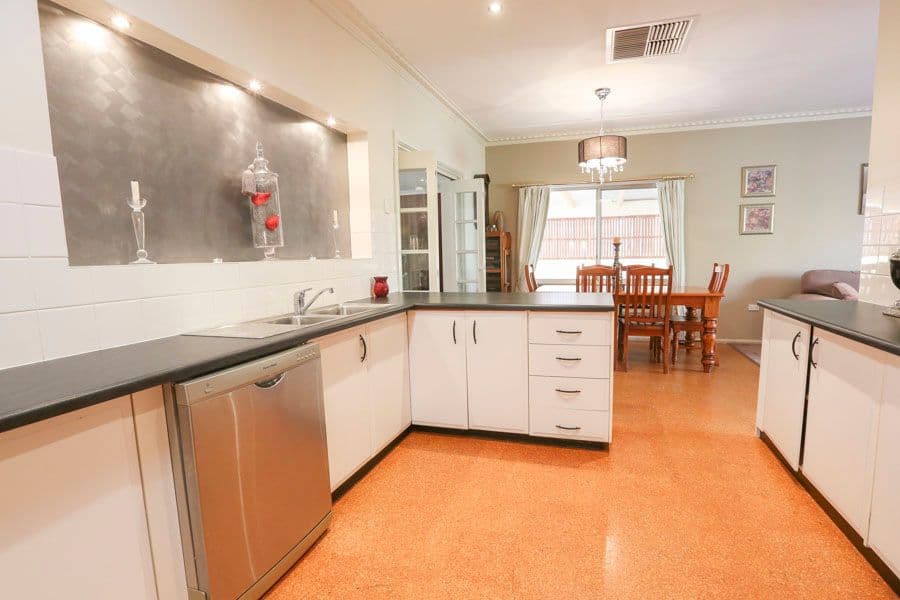 21 Tatra Avenue, MILDURA VIC 3500, Mildura - Thumbnail 3