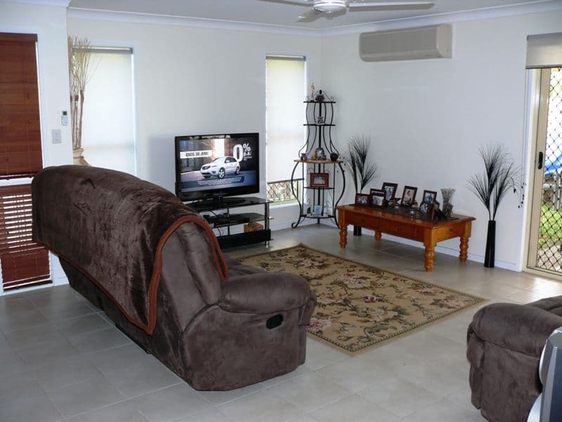 11 Jessica Drive, UPPER COOMERA QLD 4209, Upper Coomera - Thumbnail 2