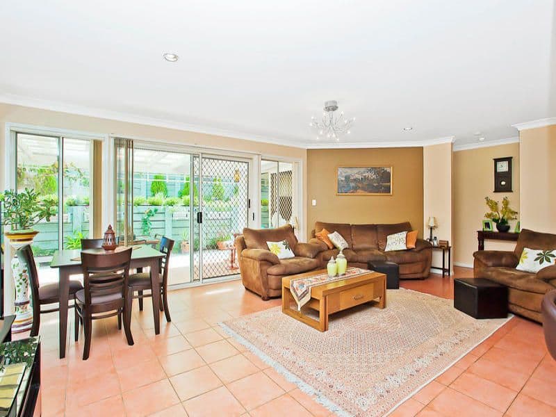 28 Beaconsfield Drive, BURLEIGH WATERS QLD 4220, Burleigh Waters - Thumbnail 8