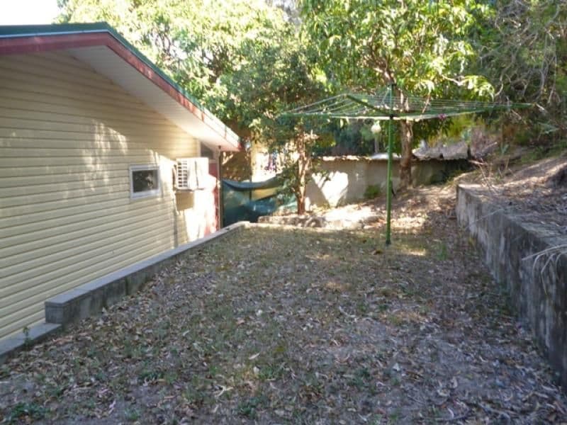 35 Pindari Avenue, BURLEIGH HEADS QLD 4220, Burleigh Heads - Thumbnail 7