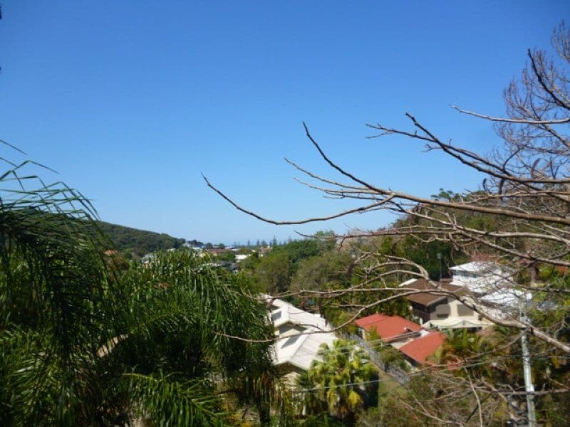 35 Pindari Avenue, BURLEIGH HEADS QLD 4220, Burleigh Heads - Thumbnail 2