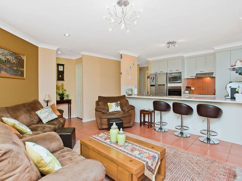 28 Beaconsfield Drive, BURLEIGH WATERS QLD 4220, Burleigh Waters - Thumbnail 6
