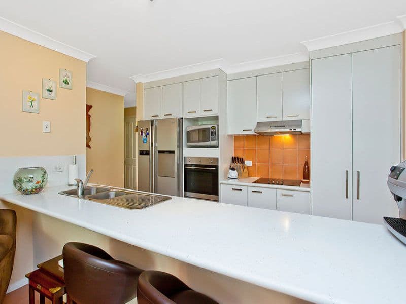 28 Beaconsfield Drive, BURLEIGH WATERS QLD 4220, Burleigh Waters - Thumbnail 7