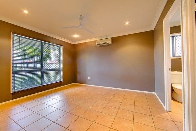 10 Mendi Drive, BUSHLAND BEACH QLD 4818, Bushland Beach - Thumbnail 4