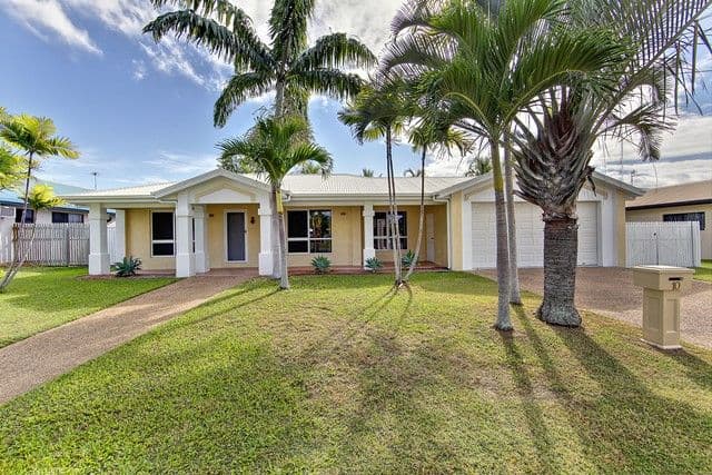 10 Mendi Drive, BUSHLAND BEACH QLD 4818, Bushland Beach - Image 1