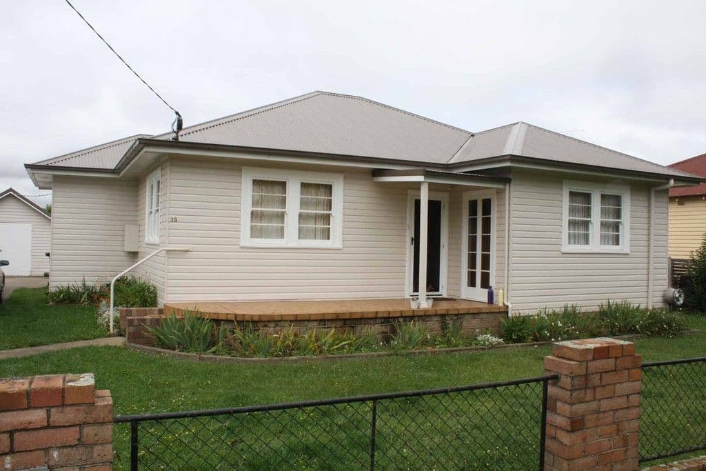 35 Meade, GLEN INNES NSW 2370, Glen Innes - Thumbnail 2