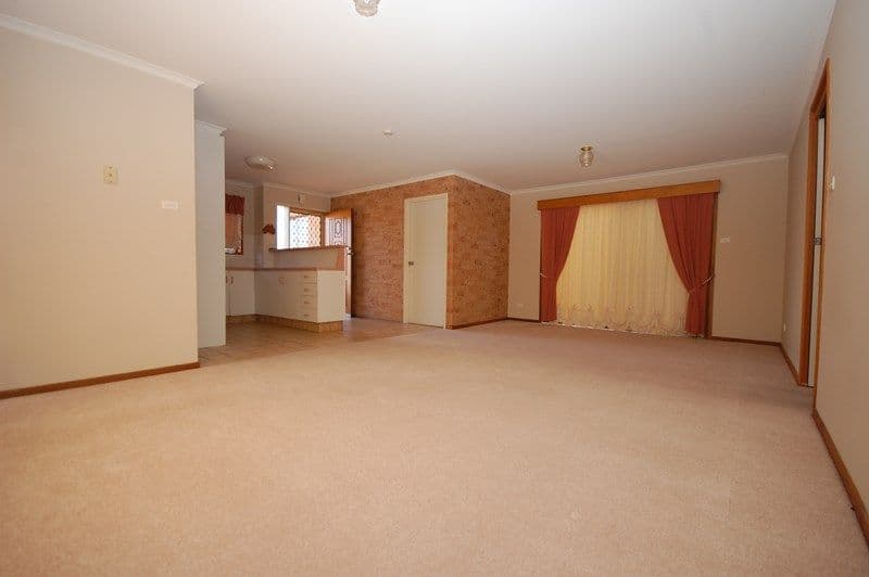 28 Coolah Street, GRIFFITH NSW 2680, Griffith - Thumbnail 3