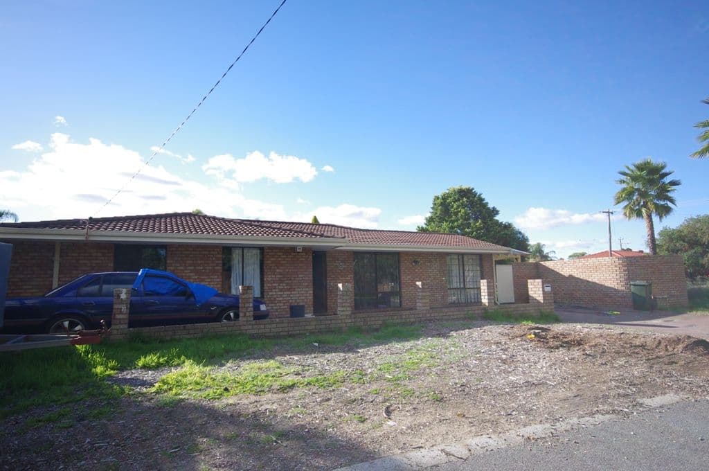 9 Pinewood Green, MIRRABOOKA WA 6061, Mirrabooka - Image 1