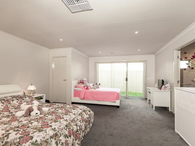 11 Selma Close, LYNBROOK VIC 3975, Lynbrook - Thumbnail 3