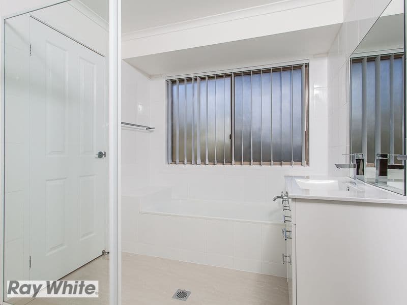 1 Pedder Court, PETRIE QLD 4502, Petrie - Thumbnail 6