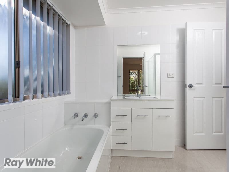 1 Pedder Court, PETRIE QLD 4502, Petrie - Thumbnail 5