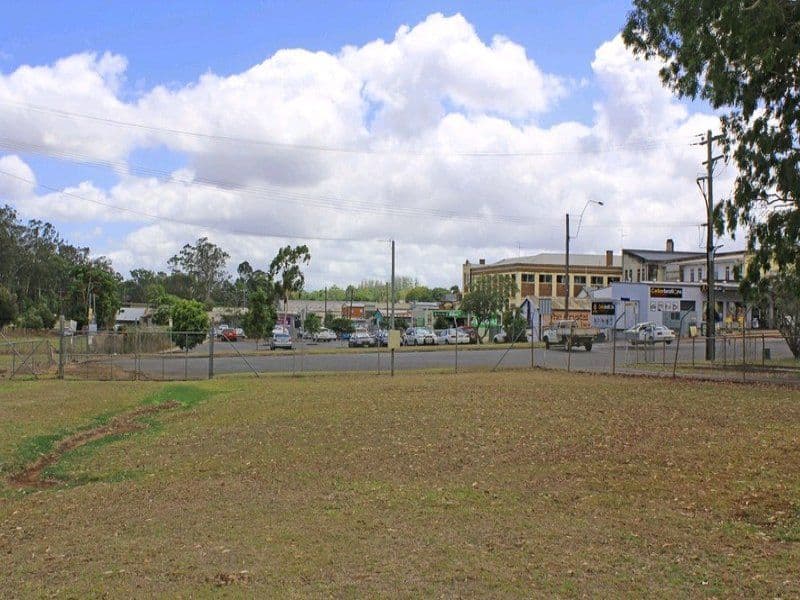 1 Vernon Street, ATHERTON QLD 4883, Atherton - Thumbnail 2