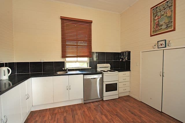 50 Pine Mountain Road, NORTH IPSWICH QLD 4305, North Ipswich - Thumbnail 5