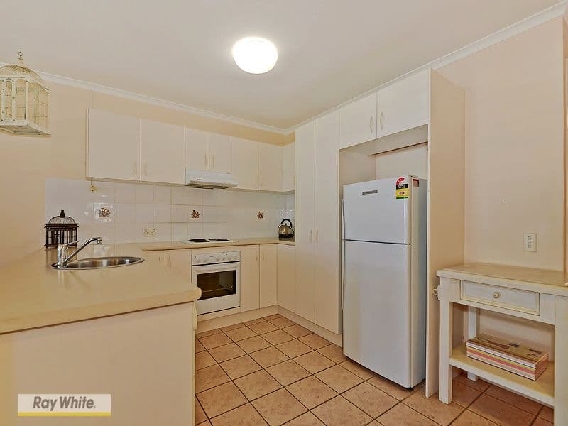 33 Sutton Street, Redcliffe QLD 4020, Redcliffe - Thumbnail 4