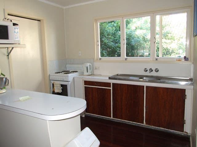 112 Thistle Street, BLACKALL QLD 4472, Blackall - Thumbnail 2