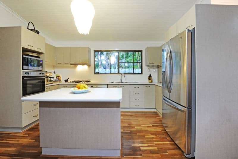 15 Grace Avenue, CANNONVALE QLD 4802, Cannonvale - Thumbnail 3