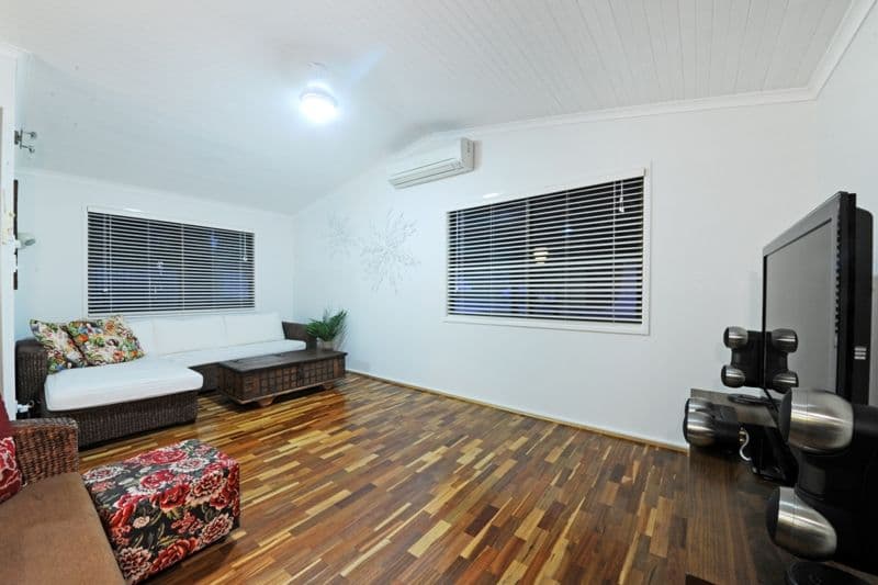 15 Grace Avenue, CANNONVALE QLD 4802, Cannonvale - Thumbnail 5