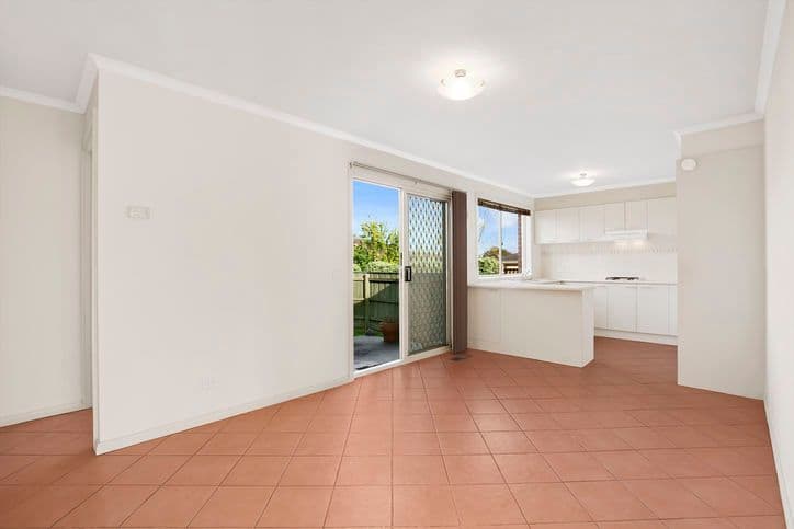 136 Beverley Street, DONCASTER EAST VIC 3109, Doncaster East - Thumbnail 2