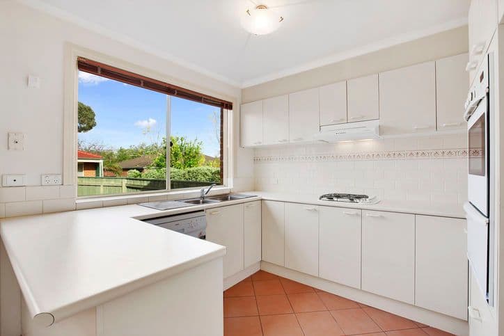 136 Beverley Street, DONCASTER EAST VIC 3109, Doncaster East - Thumbnail 3