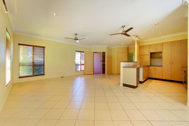 1 Octagonal Crescent, KELSO QLD 4815, Kelso - Thumbnail 6