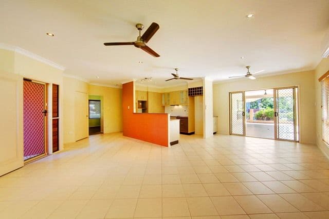 1 Octagonal Crescent, KELSO QLD 4815, Kelso - Thumbnail 5