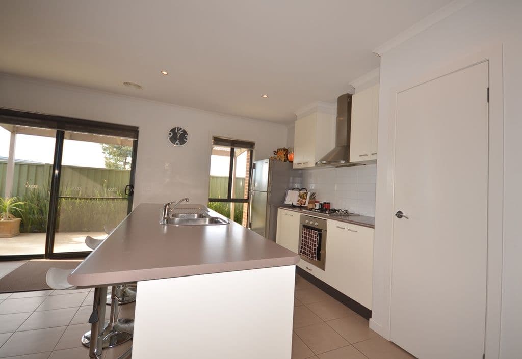 11 Calloway Close, MINERS REST VIC 3352, Miners Rest - Thumbnail 3