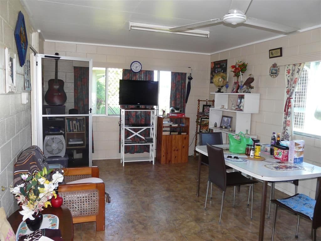 38 Oak Street, GOONDI BEND QLD 4860, Goondi Bend - Thumbnail 3