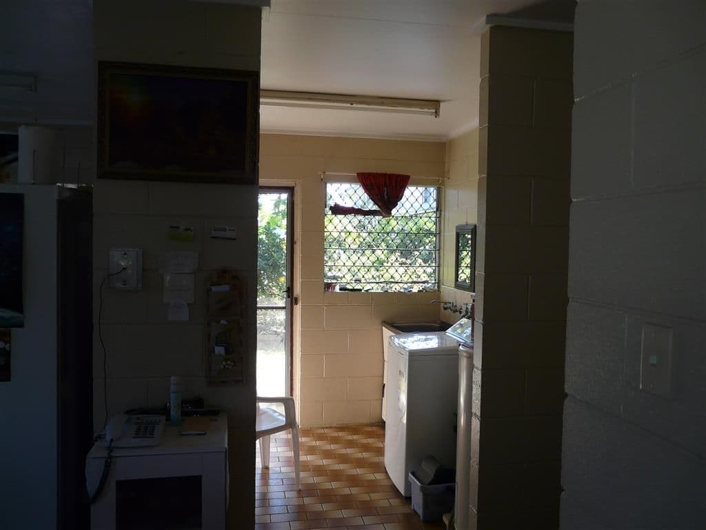 38 Oak Street, GOONDI BEND QLD 4860, Goondi Bend - Thumbnail 4