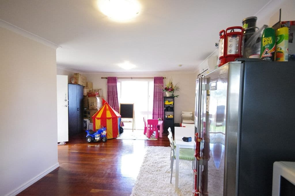 32 Denston Way, GIRRAWHEEN WA 6064, Girrawheen - Thumbnail 2