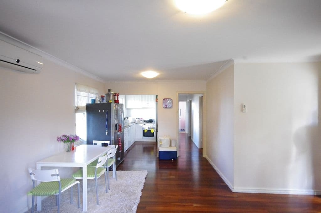32 Denston Way, GIRRAWHEEN WA 6064, Girrawheen - Thumbnail 3