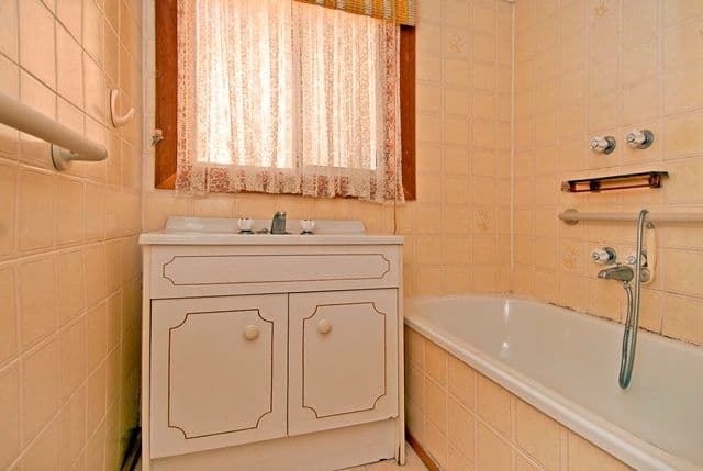 38 Yarra Avenue, RESERVOIR VIC 3073, Reservoir - Thumbnail 5