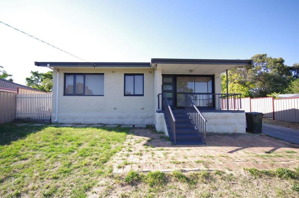 33 Colne Way, GIRRAWHEEN WA 6064, Girrawheen - Thumbnail 2