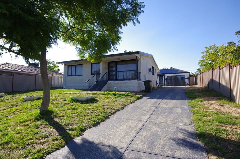 33 Colne Way, GIRRAWHEEN WA 6064, Girrawheen - Image 1