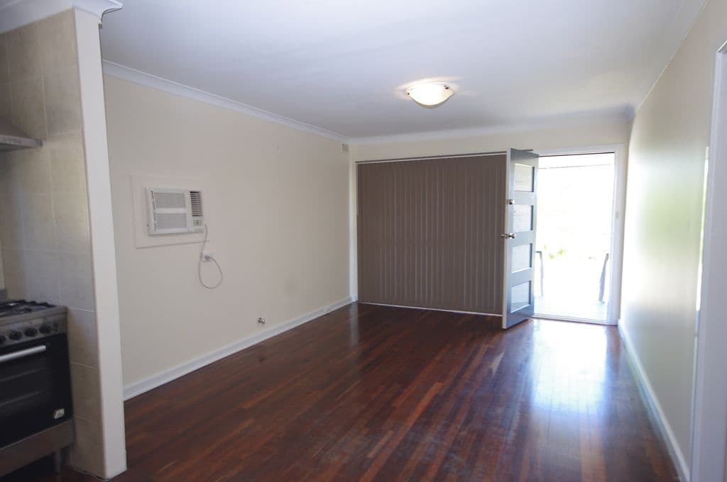 33 Colne Way, GIRRAWHEEN WA 6064, Girrawheen - Thumbnail 4