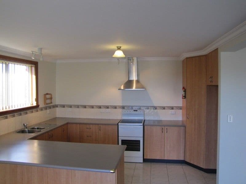 65 Hobhouse Street, LONGFORD TAS 7301, Longford - Thumbnail 2