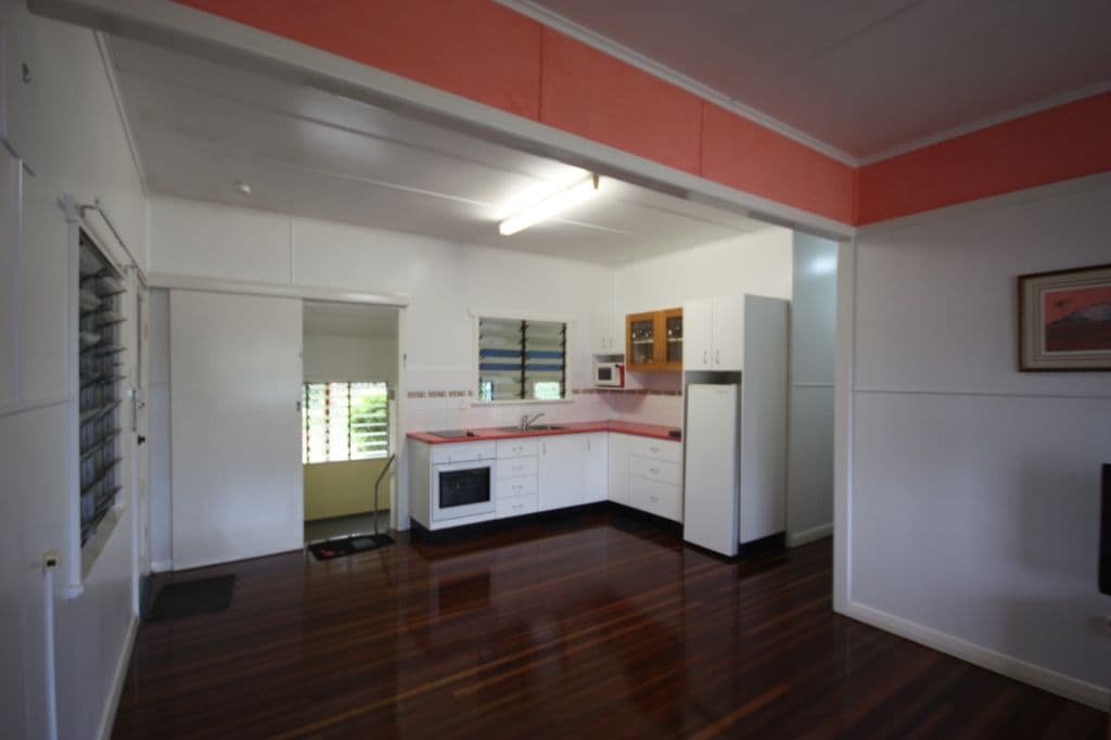 88 Tenth Street, HOME HILL QLD 4806, Home Hill - Thumbnail 3