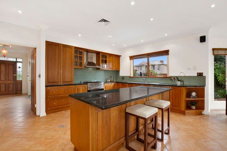 18 Omar Street, TEMPLESTOWE LOWER VIC 3107, Templestowe Lower - Thumbnail 3