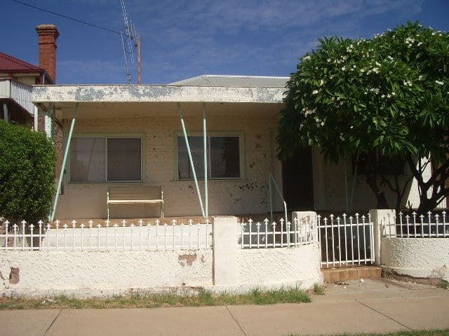 211 Chloride Street, BROKEN HILL NSW 2880, Broken Hill - Image 1