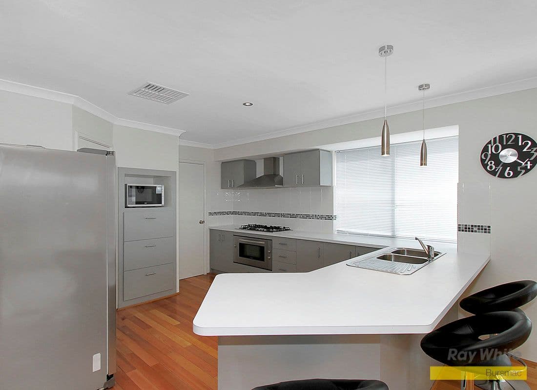 24 Chalkwell Bend, LANDSDALE WA 6065, Landsdale - Thumbnail 2